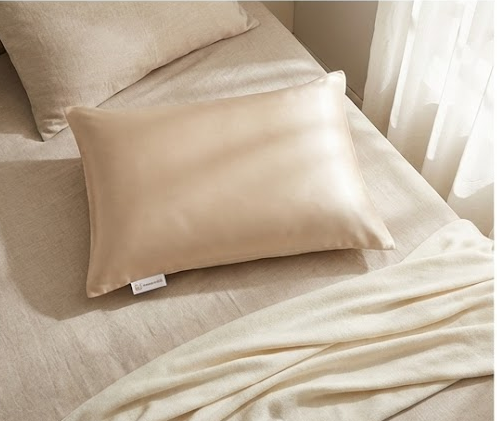 ציפית לכרית אנטיבקטריאלית מבית NUVORE - 100% משי תות טהור